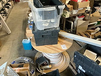 Partij divers elektro-technisch installatiemateriaal - afbeelding 28 van  36