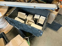 Partij divers elektro-technisch installatiemateriaal - afbeelding 29 van  36