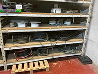 Partij divers elektrotoebehoren en lampen - afbeelding 11 van  32