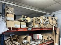 Partij divers elektrotoebehoren en lampen - afbeelding 28 van  32