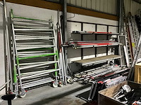 Partij divers gedemonteerd steigermateriaal - afbeelding 1 van  9