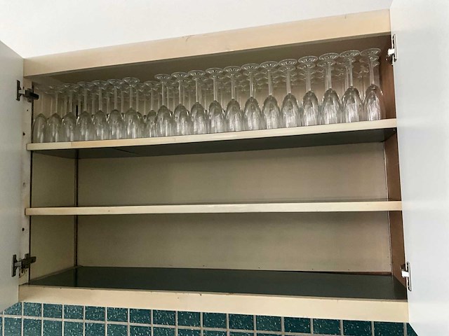 Partij divers glaswerk, waaronder kristal (800x) - afbeelding 2 van  21