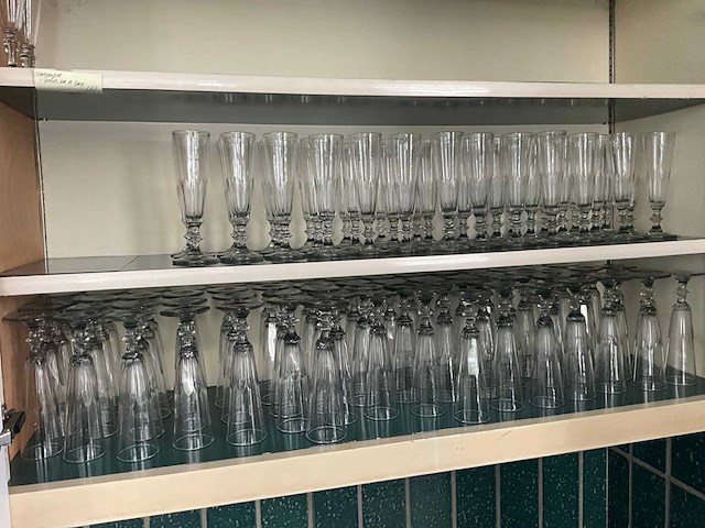 Partij divers glaswerk, waaronder kristal (800x) - afbeelding 5 van  21