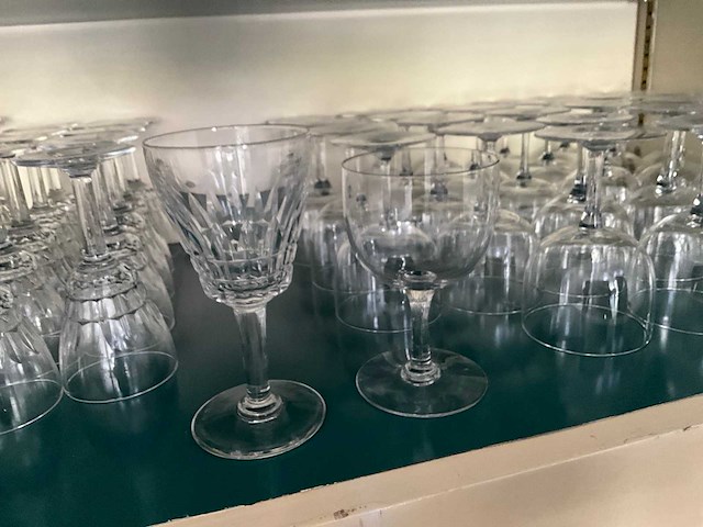 Partij divers glaswerk, waaronder kristal (800x) - afbeelding 9 van  21