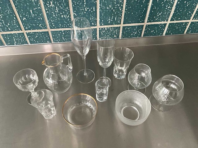 Partij divers glaswerk, waaronder kristal (800x) - afbeelding 17 van  21