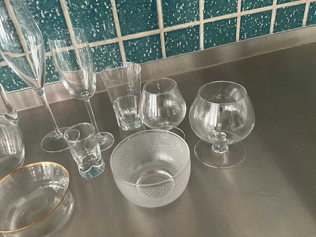 Partij divers glaswerk, waaronder kristal (800x) - afbeelding 19 van  21