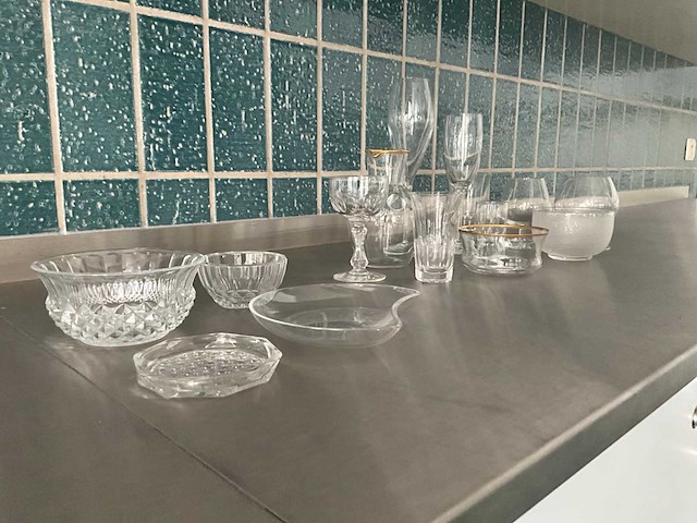 Partij divers glaswerk, waaronder kristal (800x) - afbeelding 20 van  21