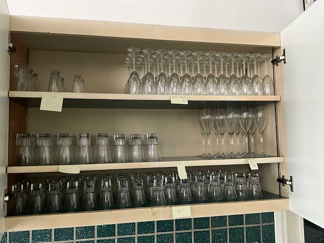 Partij divers glaswerk, waaronder kristal (800x) - afbeelding 21 van  21