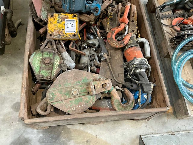 Partij divers hijsmateriaal en gereedschappen - afbeelding 3 van  4