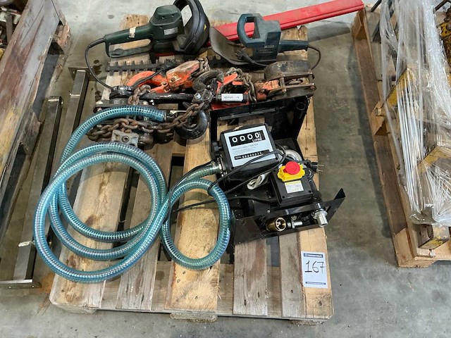 Partij divers hijsmateriaal en gereedschappen - afbeelding 2 van  3