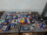 Partij divers honden accessoires - afbeelding 1 van  9