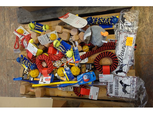Partij divers honden speelgoed - afbeelding 1 van  4