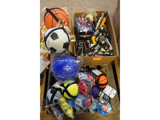 Partij divers honden speelgoed - afbeelding 1 van  8