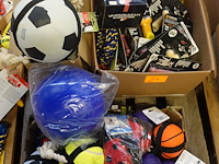 Partij divers honden speelgoed - afbeelding 1 van  8