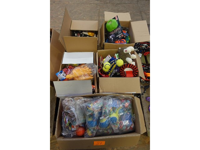 Partij divers honden speelgoed - afbeelding 1 van  7