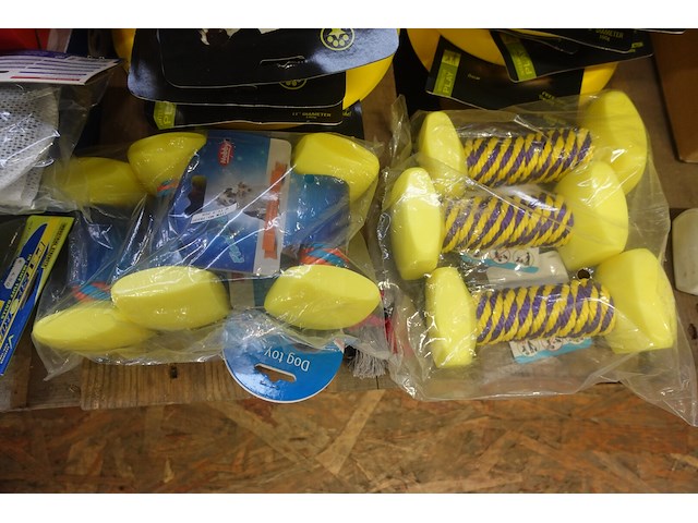 Partij divers honden speelgoed - afbeelding 2 van  8