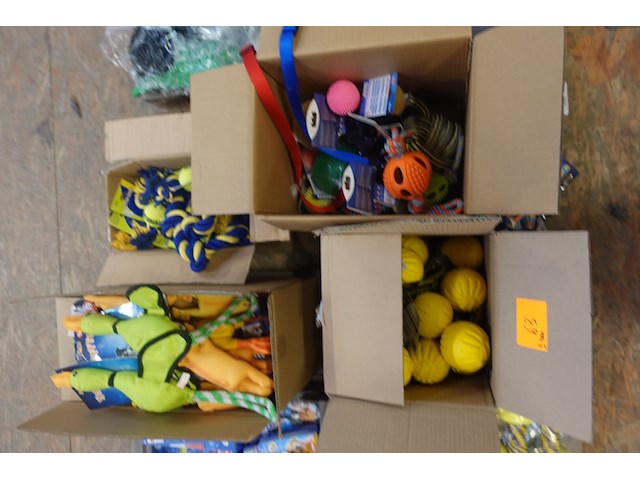 Partij divers honden speelgoed - afbeelding 1 van  5