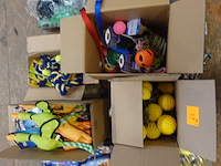 Partij divers honden speelgoed - afbeelding 1 van  5