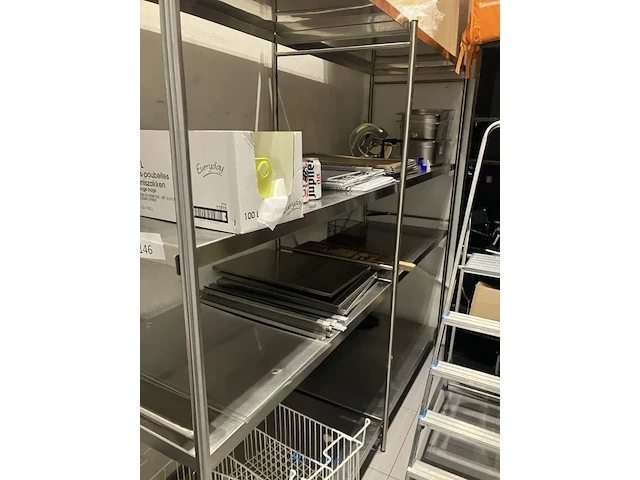 Partij divers horeca- en verpakkingsmateriaal - afbeelding 1 van  22