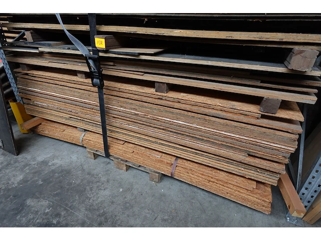 Partij divers hout - afbeelding 2 van  4