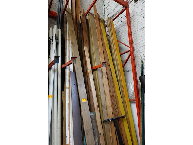 Partij divers hout - afbeelding 1 van  3