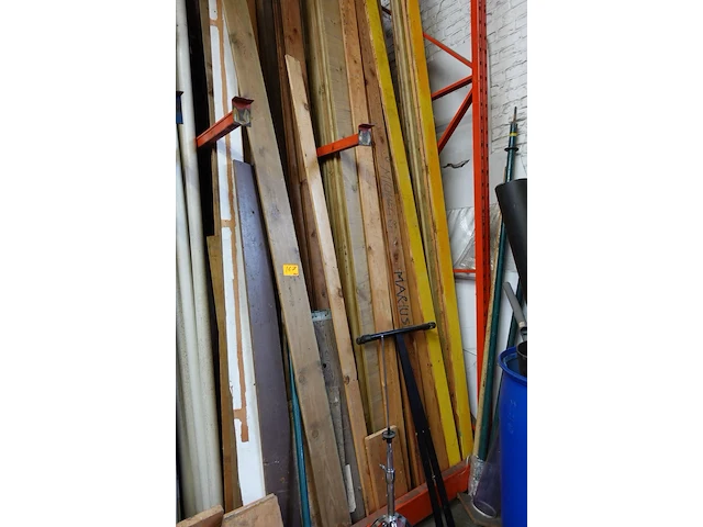 Partij divers hout - afbeelding 2 van  3