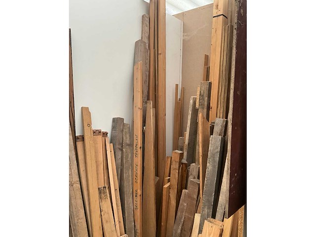 Partij divers hout - afbeelding 2 van  23