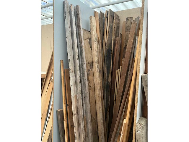 Partij divers hout - afbeelding 15 van  23