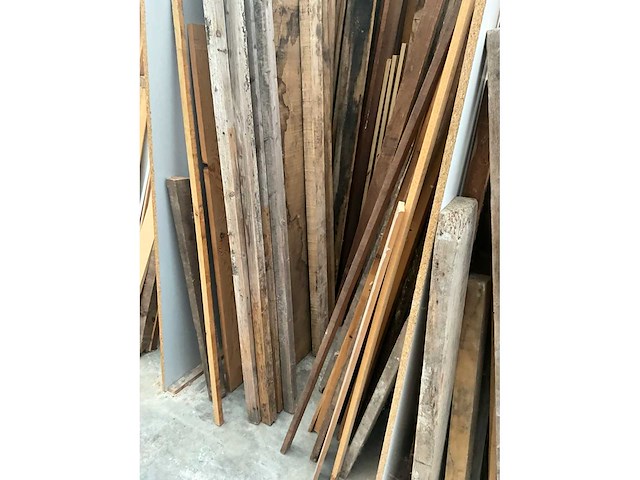 Partij divers hout - afbeelding 16 van  23