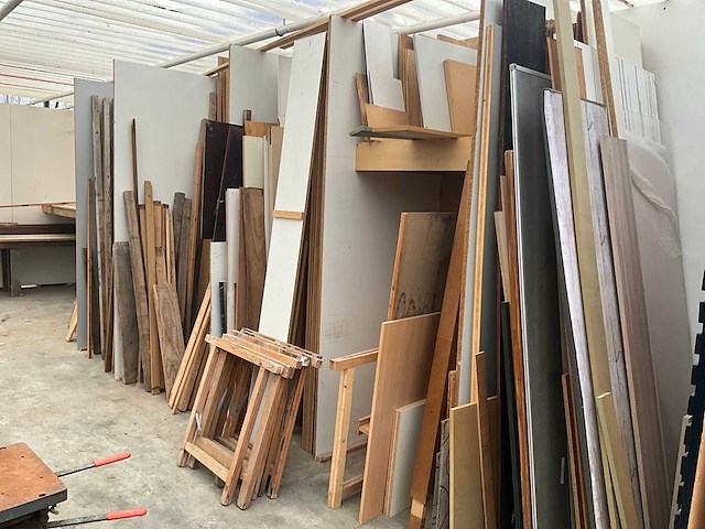 Partij divers hout - afbeelding 13 van  23