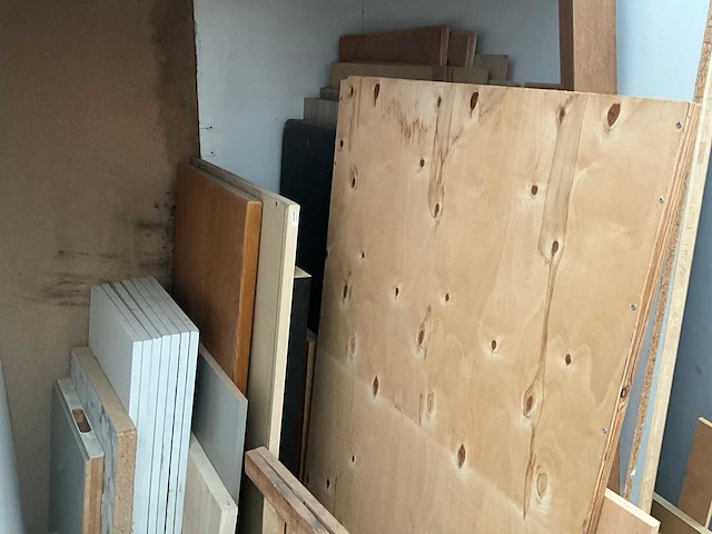 Partij divers hout - afbeelding 22 van  23