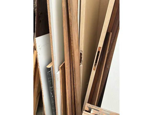 Partij divers hout - afbeelding 23 van  23