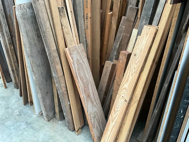 Partij divers hout - afbeelding 12 van  23
