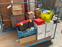 Partij divers huishoudmateriaal en toebehoren - afbeelding 1 van  11