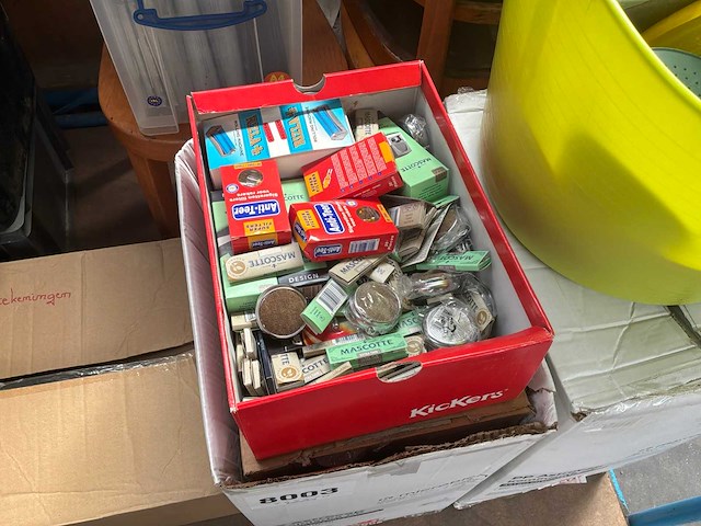 Partij divers huishoudmateriaal en toebehoren - afbeelding 8 van  11