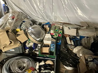 Partij divers installatiemateriaal en verlichting - afbeelding 4 van  8