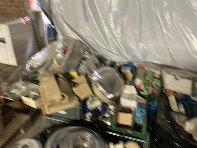 Partij divers installatiemateriaal en verlichting - afbeelding 5 van  8