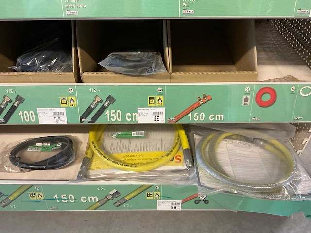 Partij divers installatiemateriaal gas en boiler - afbeelding 13 van  14