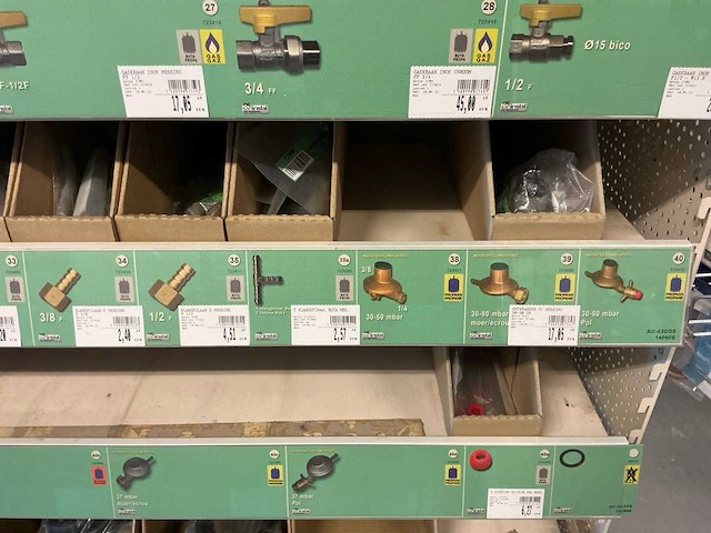 Partij divers installatiemateriaal gas en boiler - afbeelding 11 van  14