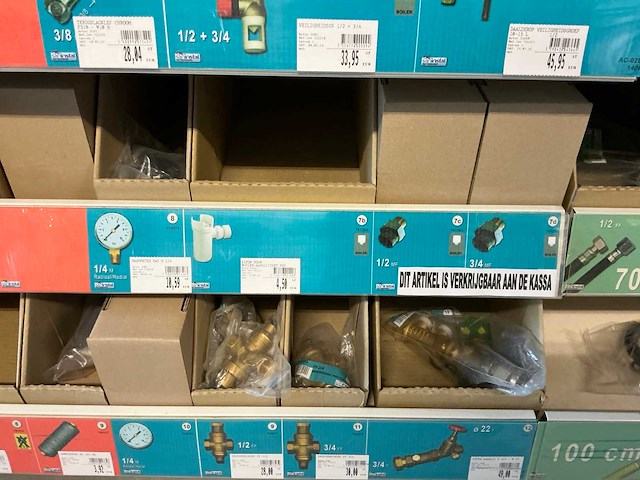 Partij divers installatiemateriaal gas en boiler - afbeelding 14 van  14
