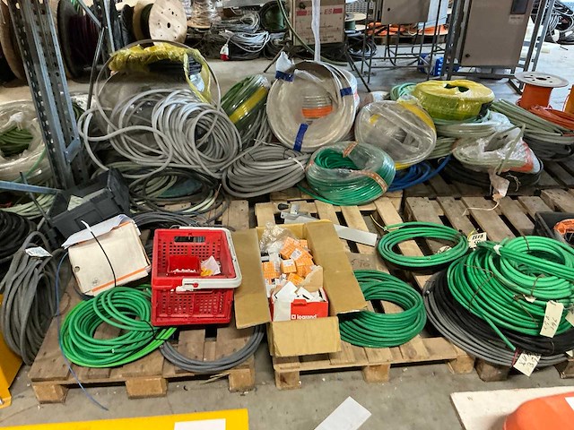 Partij divers installatiemateriaal - afbeelding 22 van  27