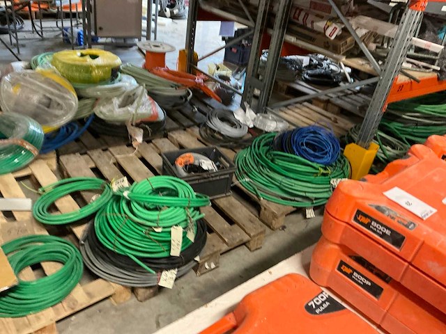 Partij divers installatiemateriaal - afbeelding 23 van  27