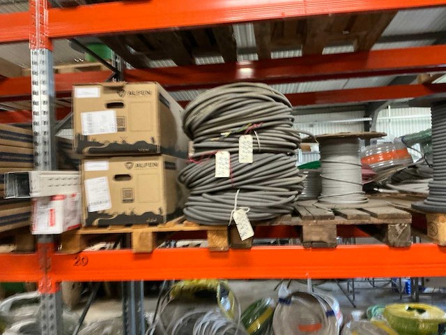 Partij divers installatiemateriaal - afbeelding 2 van  19