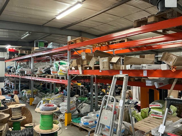 Partij divers installatiemateriaal - afbeelding 1 van  19