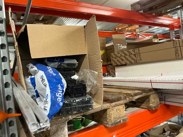 Partij divers installatiemateriaal - afbeelding 14 van  19