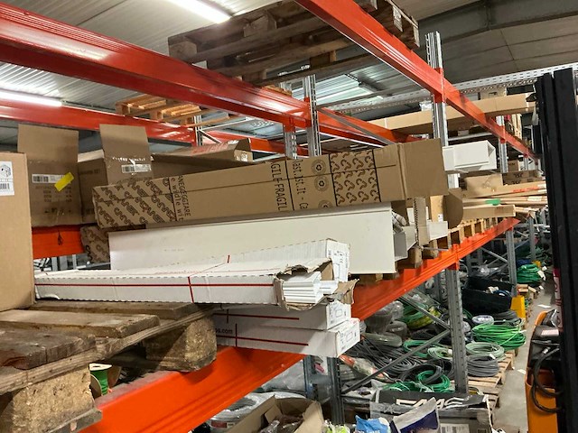 Partij divers installatiemateriaal - afbeelding 15 van  19