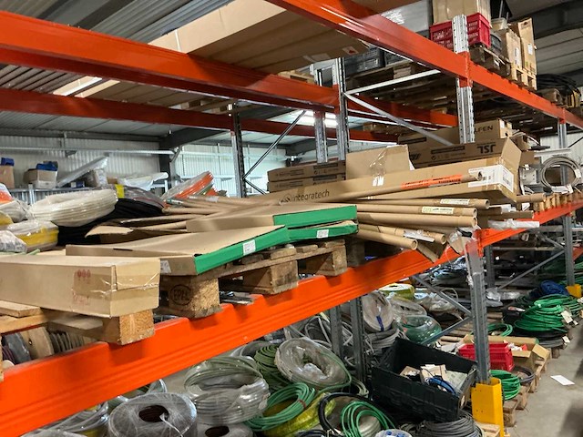 Partij divers installatiemateriaal - afbeelding 17 van  19