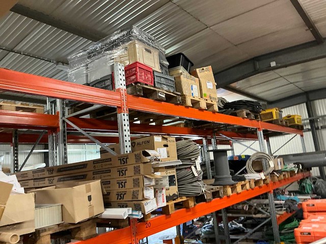 Partij divers installatiemateriaal - afbeelding 18 van  19