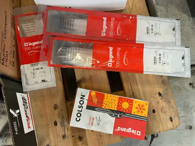 Partij divers installatiemateriaal - afbeelding 8 van  8