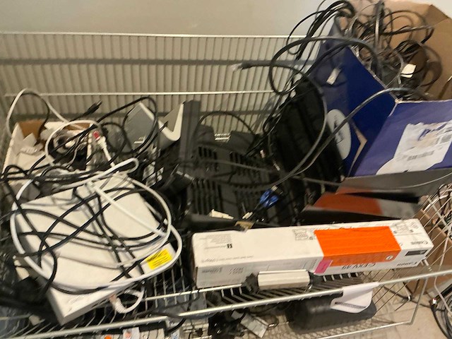 Partij divers it-materiaal - afbeelding 3 van  7